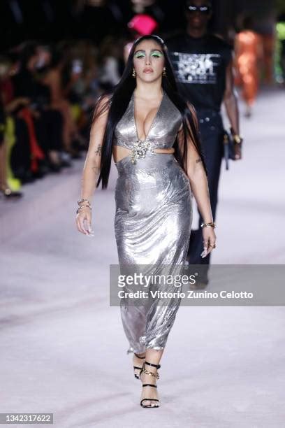 lourdes sfilata versace|Lourdes Maria Ciccone Leon walks the runway at the Versace .